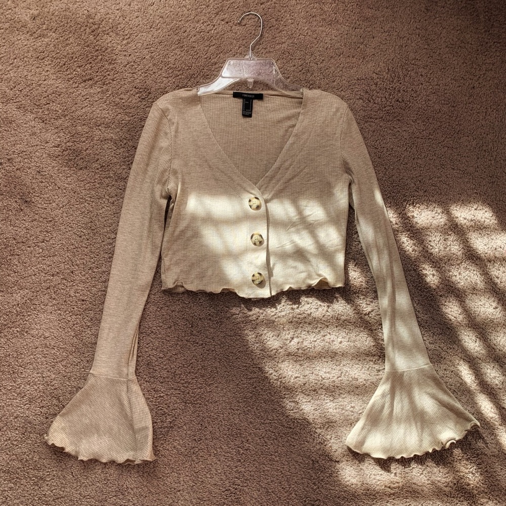 Forever 21 Flared Sleeves Crop Top